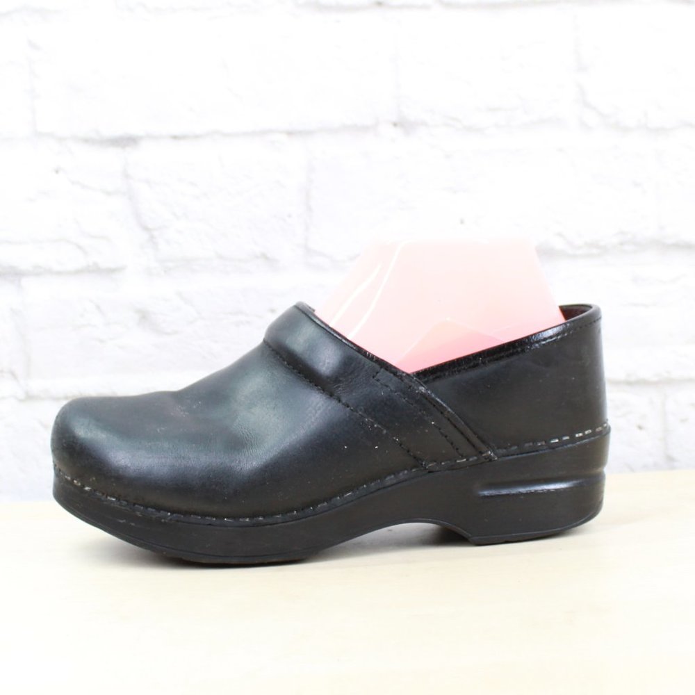 DANSKO Women's Matte Black Leather Professional Slip On Clogs Size 38 / 8 - Picture 1 of 9